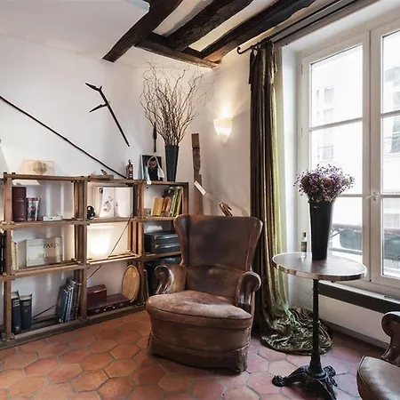 Modern And Stylish Flat - Le Marais Apartment